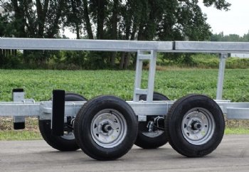 24' Crank Up Triple Axle Pontoon Trailer